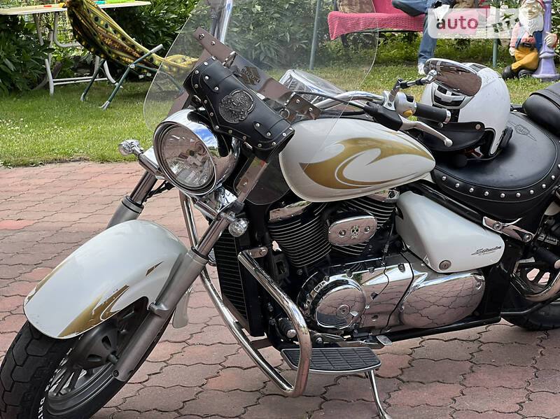 Мотоцикл Круізер Suzuki Intruder 400