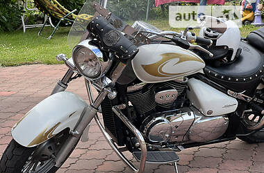 Suzuki Intruder 400  2010