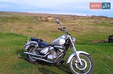 Suzuki Intruder 400  2004