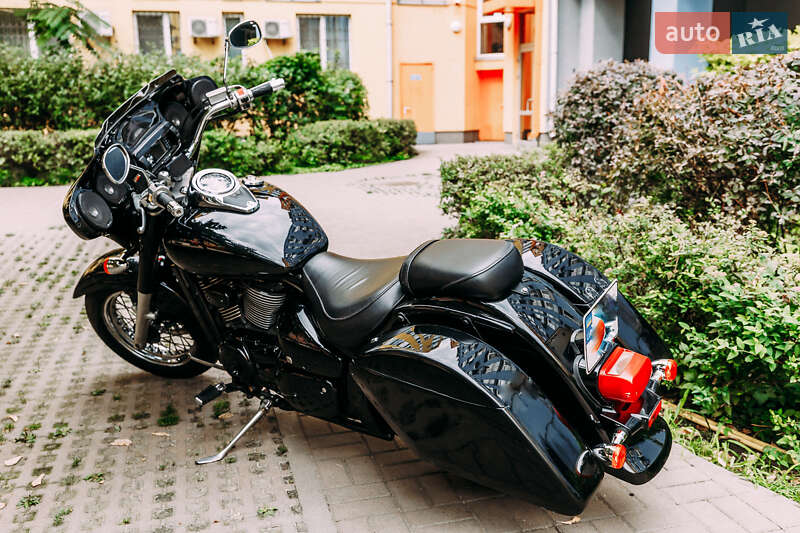 Мотоцикл Круізер Suzuki Intruder 400