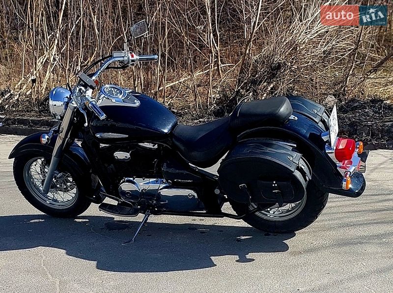 Мотоцикл Кросс Suzuki Intruder 400