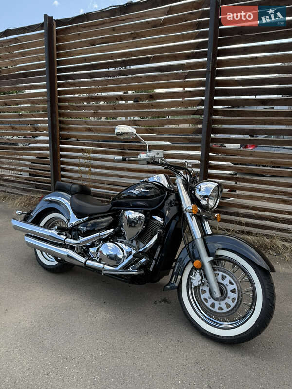 Мотоцикл Чоппер Suzuki Intruder M800