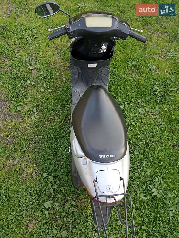 Скутер Suzuki Lets 2