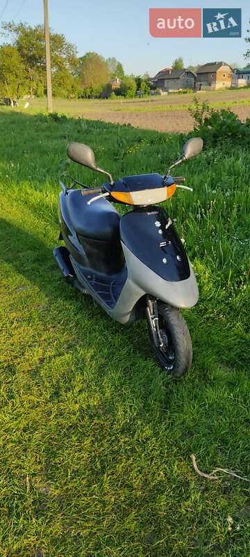 Скутер Suzuki Lets 2