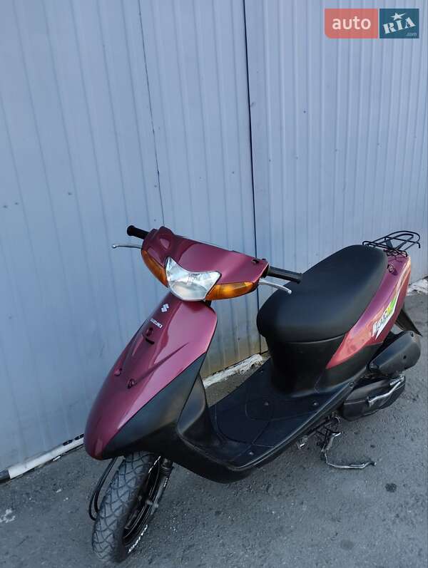 Скутер Suzuki Lets 2