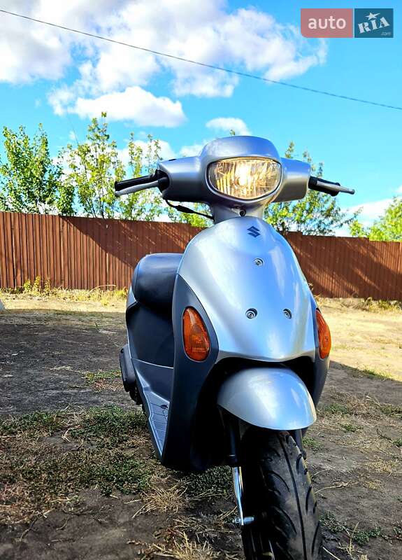 Suzuki Lets 4
