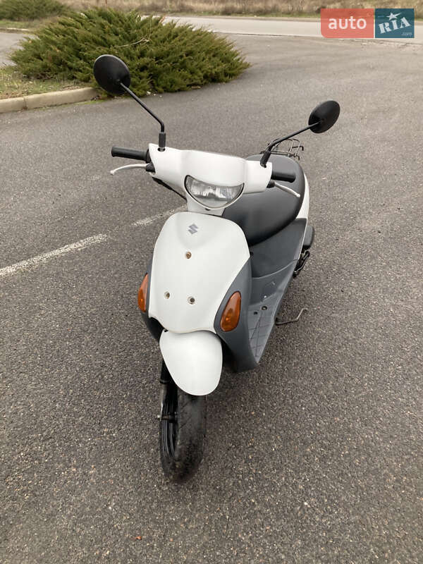 Скутер Suzuki Lets 4