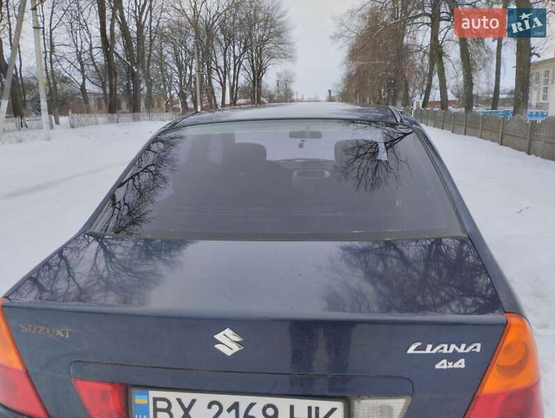 Седан Suzuki Liana