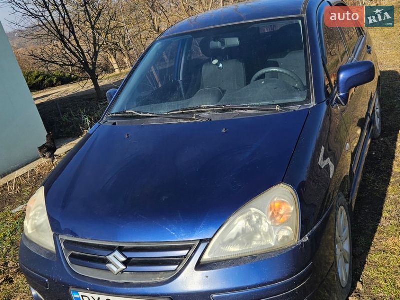 Седан Suzuki Liana
