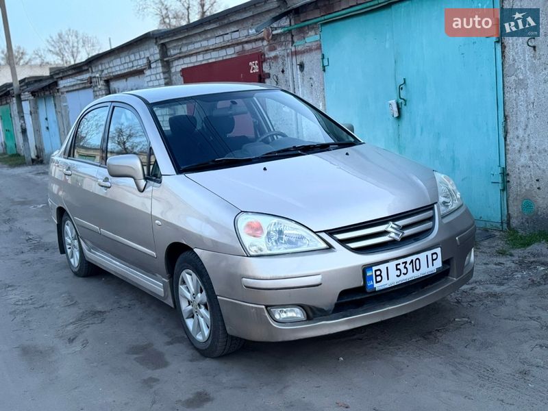 Седан Suzuki Liana