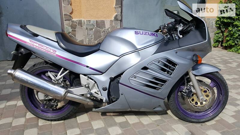 Мотоцикл Спорт-туризм Suzuki RF 600R