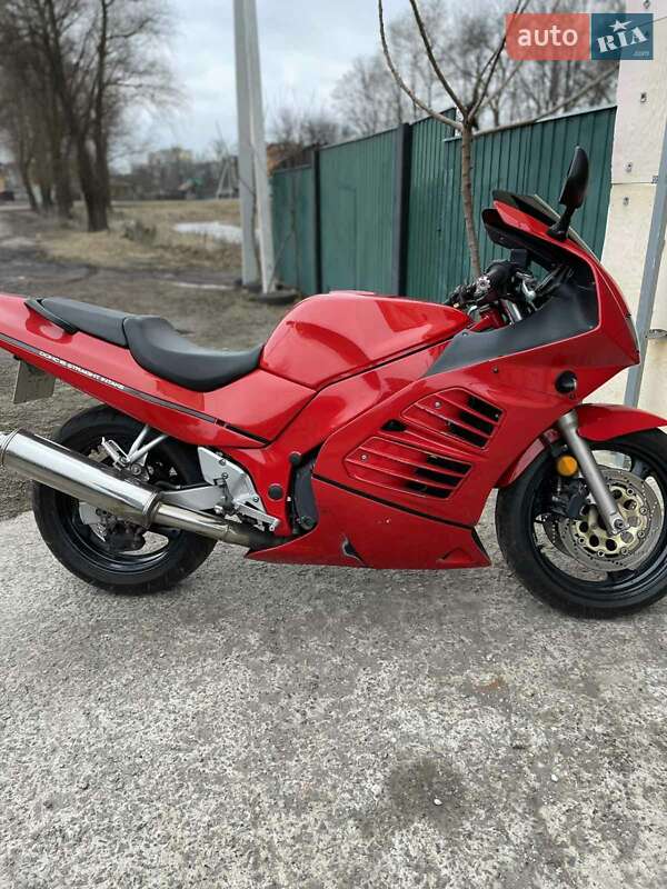 Мотоцикл Спорт-туризм Suzuki RF 600R