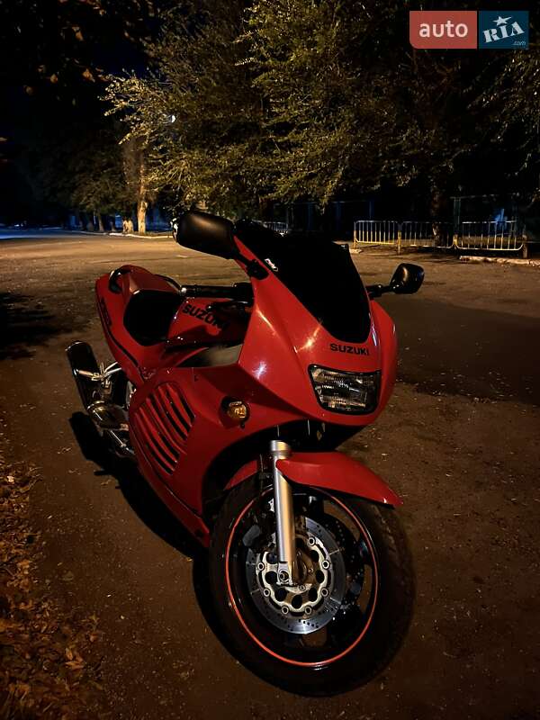 Suzuki RF 600R