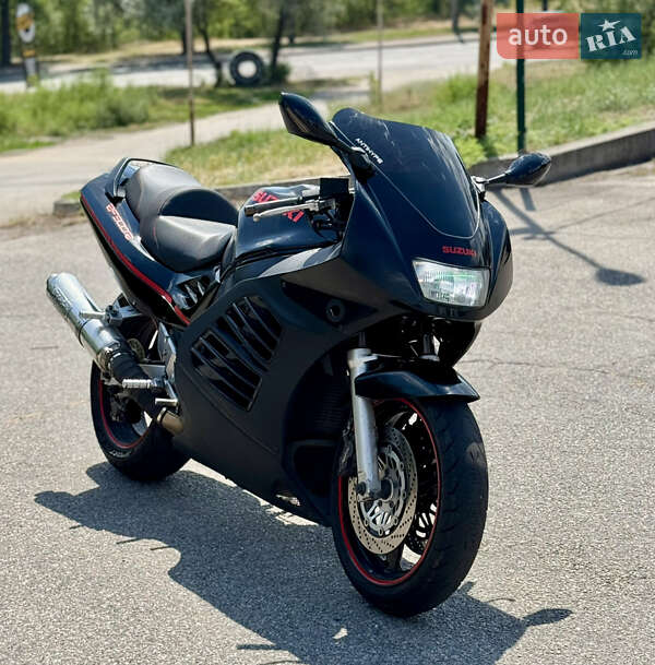 Мотоцикл Спорт-туризм Suzuki RF 900R