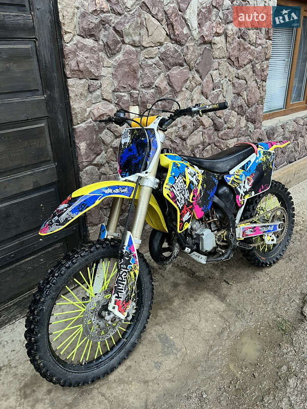 Мото Suzuki RM 125