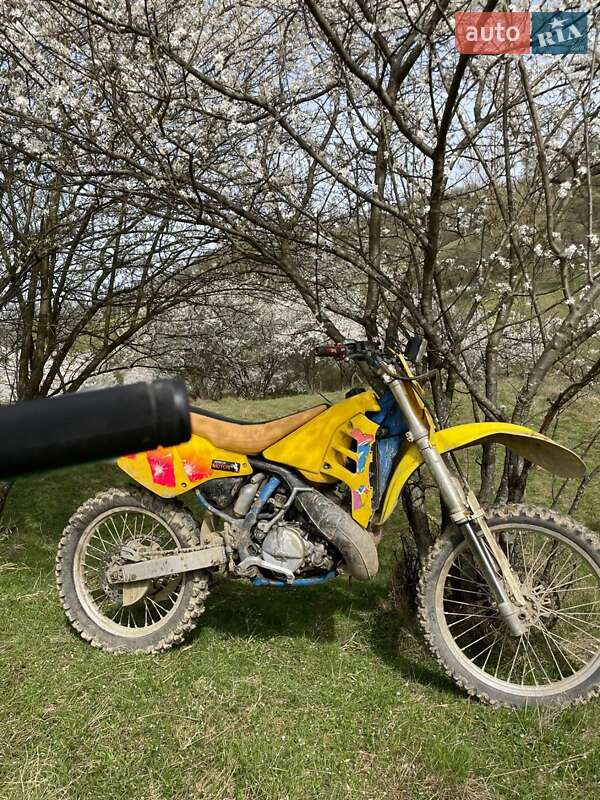 Мото Suzuki RM 250