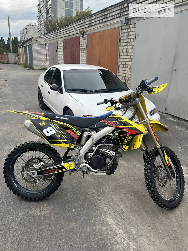 Мото Suzuki RM 250Z