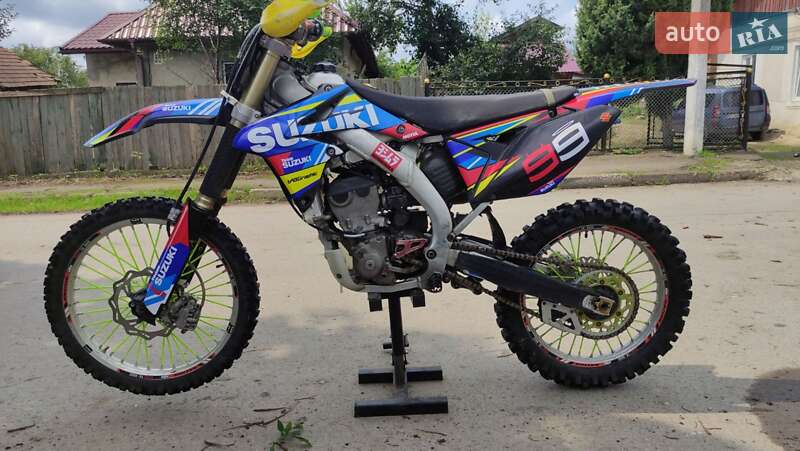 Suzuki RM 250Z