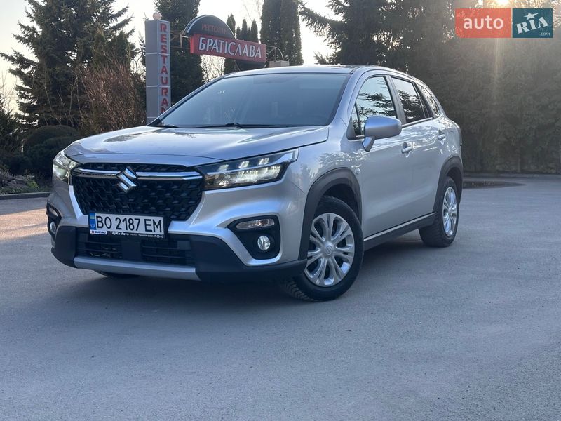 Внедорожник / Кроссовер Suzuki S-Cross