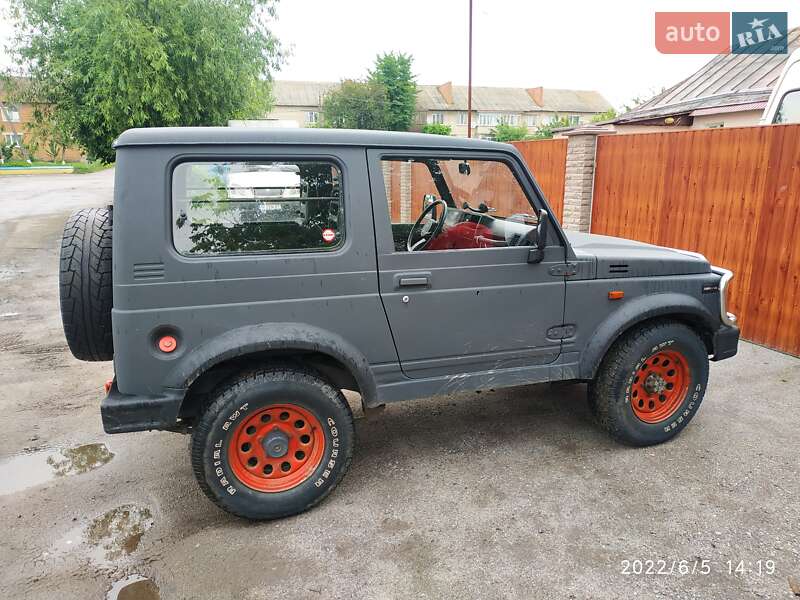 Suzuki Samurai