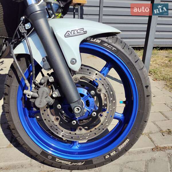 Мото Suzuki SFV 400