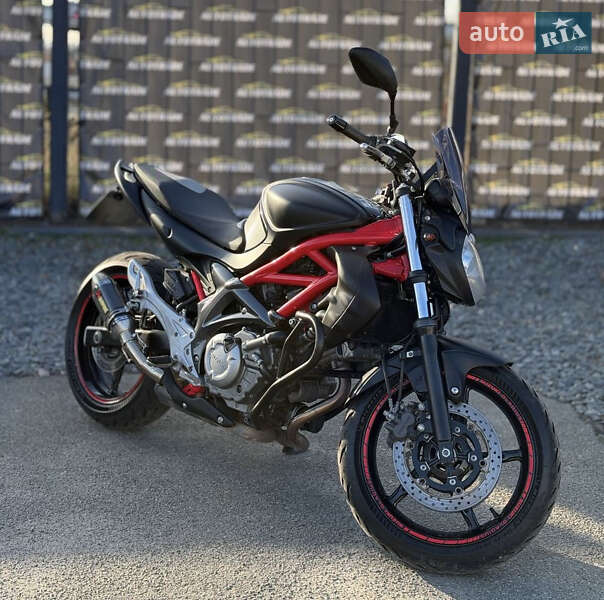 Мотоцикл Без обтекателей (Naked bike) Suzuki SFV 650