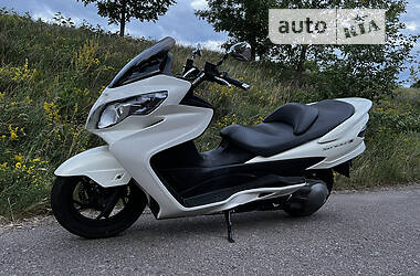 Suzuki Skywave 250  2010