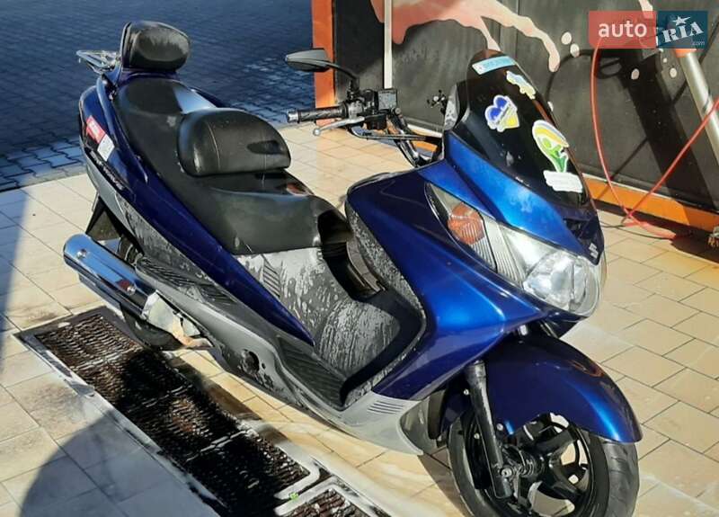 Макси-скутер Suzuki Skywave 250