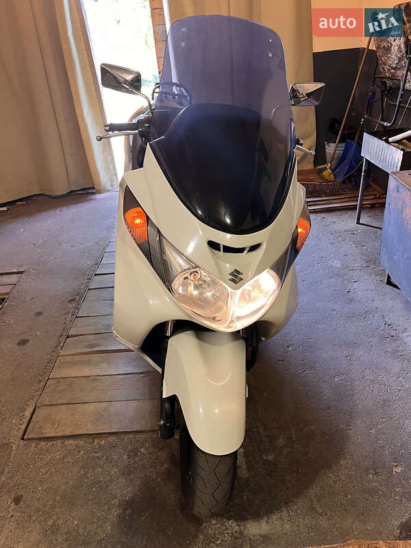 Грузовые мотороллеры, мотоциклы, скутеры, мопеды Suzuki Skywave 250