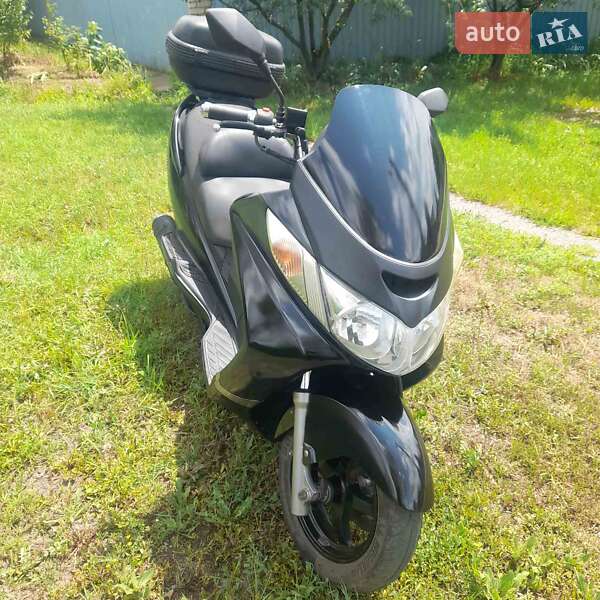 Мопеды Suzuki Skywave 250