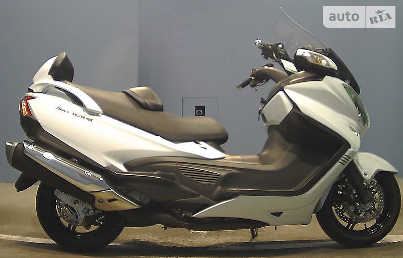 Макси-скутер Suzuki SkyWave 650