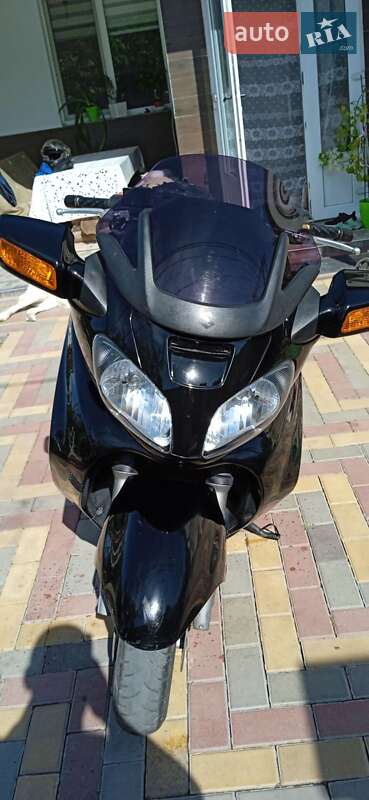 Suzuki SkyWave 650