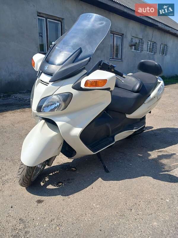 Мотоцикл Туризм Suzuki SkyWave 650