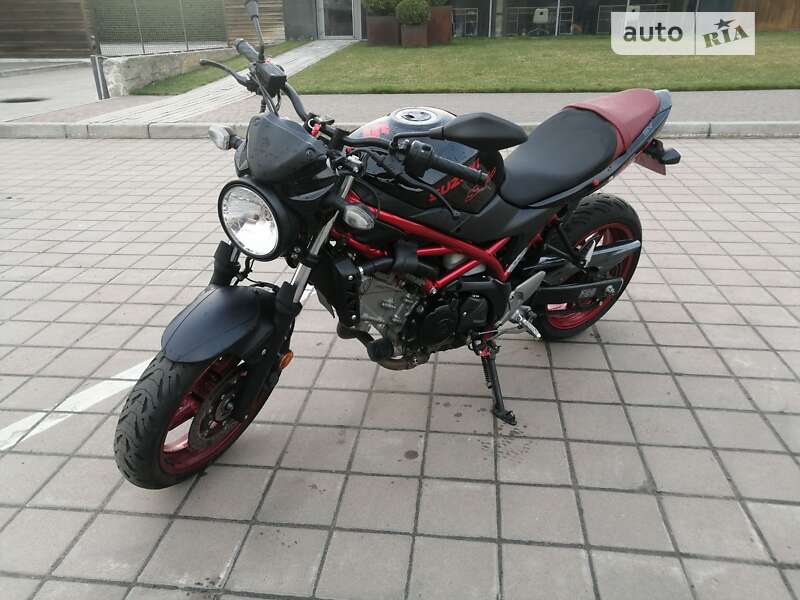 Мотоцикл Классик Suzuki SV 650