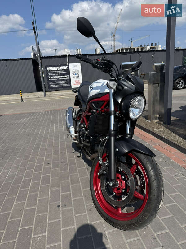 Мотоцикл Без обтекателей (Naked bike) Suzuki SV 650