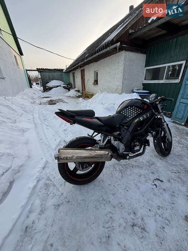 Спортбайк Suzuki SV 650