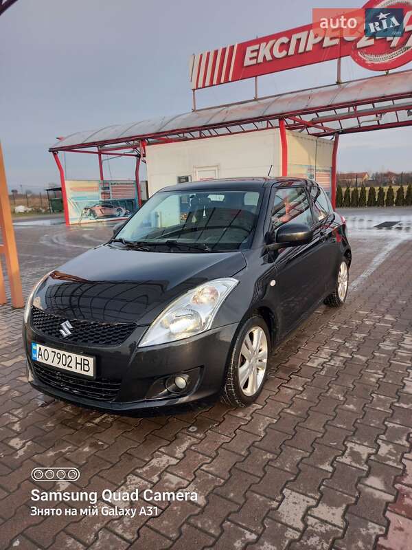 Хэтчбек Suzuki Swift 2013 в Тячеве фото Хэтчбек Suzuki Swift 2013 в Тячеве