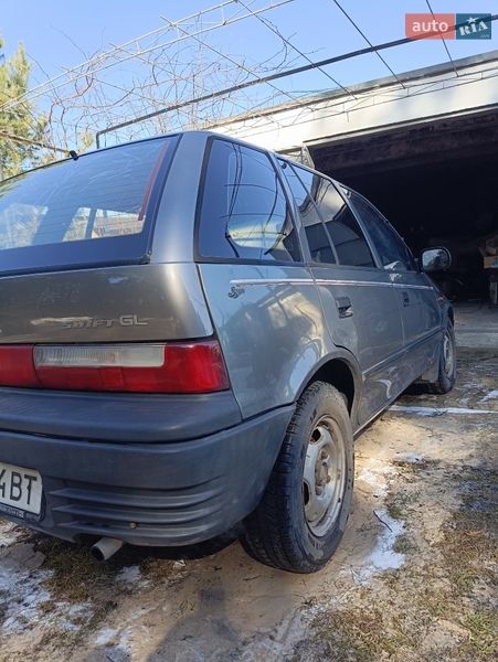 Хэтчбек Suzuki Swift 1995 в Вараше