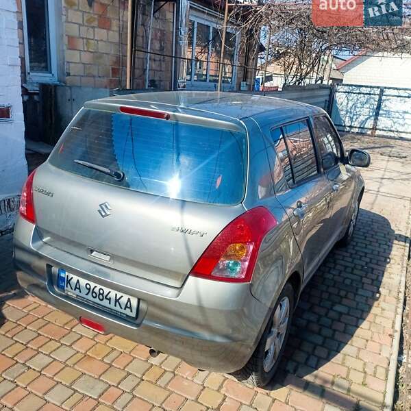 Хетчбек Suzuki Swift