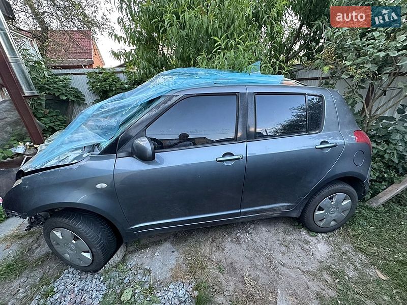 Хэтчбек Suzuki Swift 2006 в Киеве