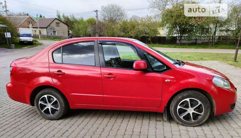Седан Suzuki SX4