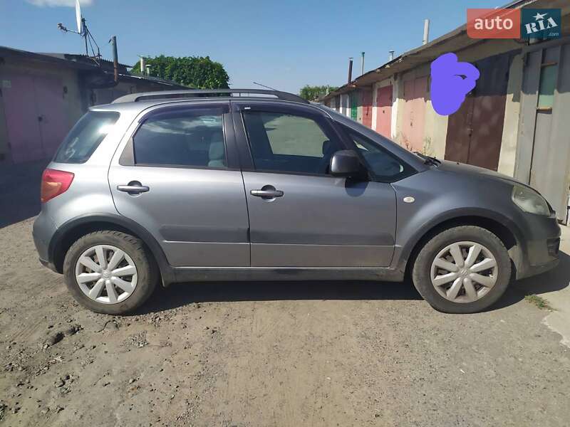 Седан Suzuki SX4