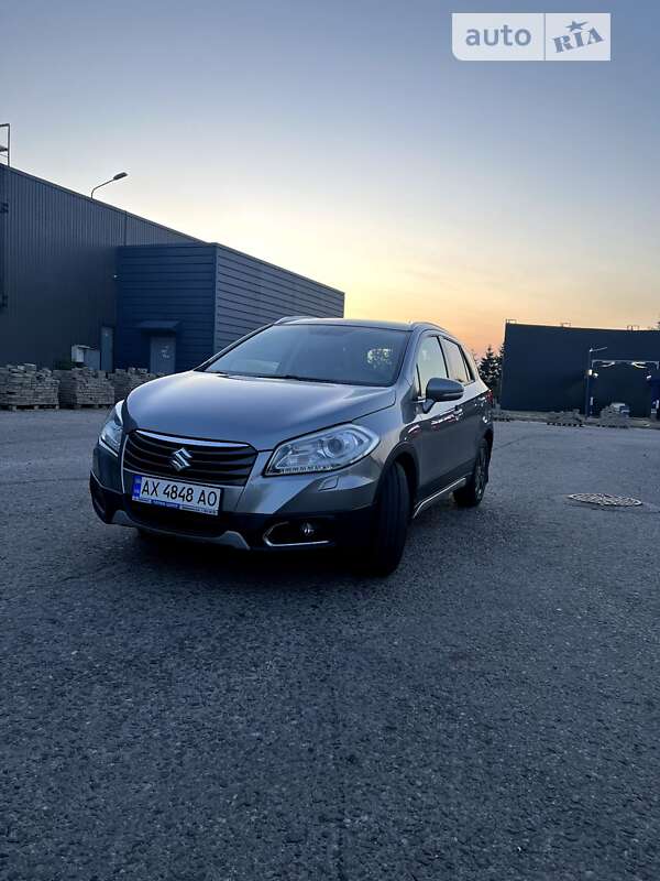 Внедорожник / Кроссовер Suzuki SX4