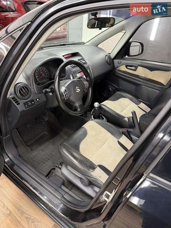 Хетчбек Suzuki SX4