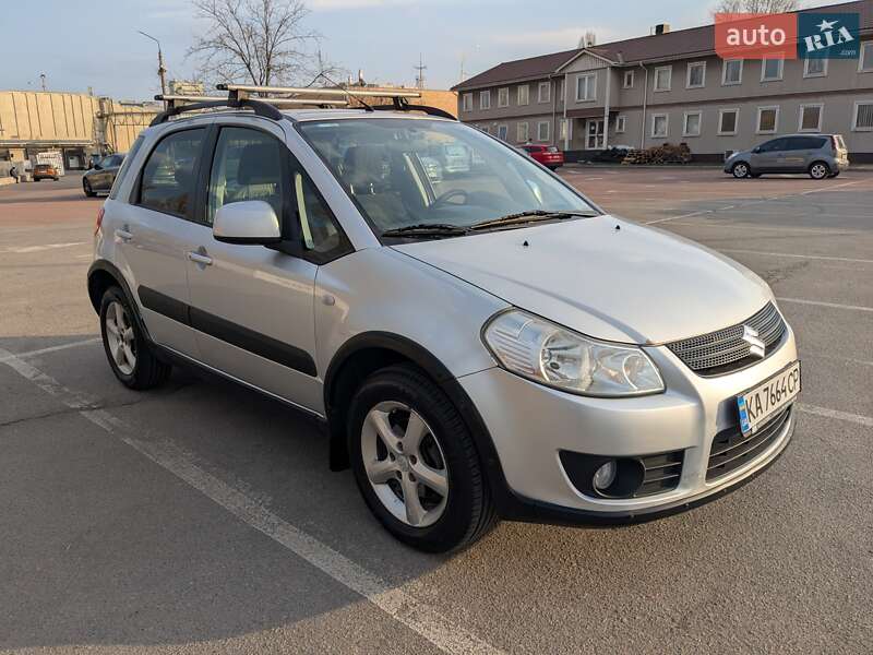 Хетчбек Suzuki SX4