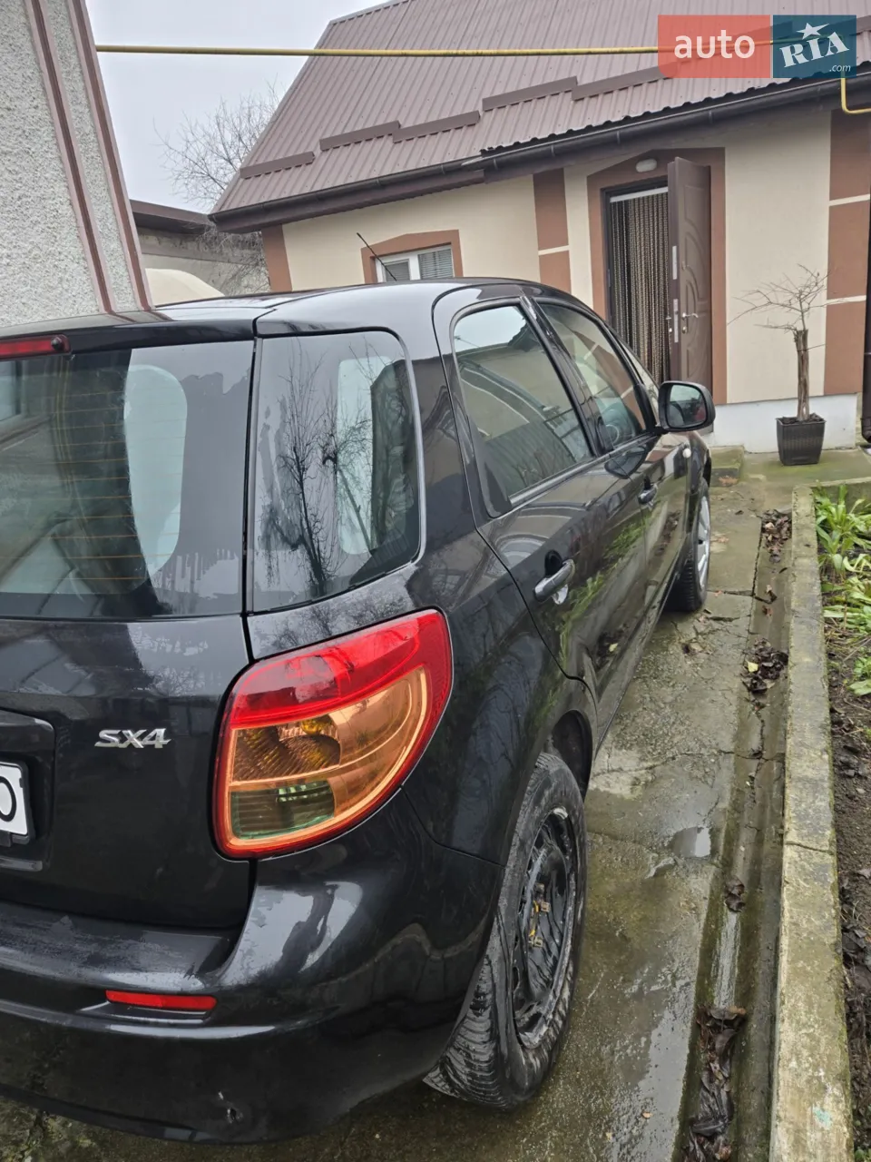 2010 Suzuki SX4 - мініатюра 3
