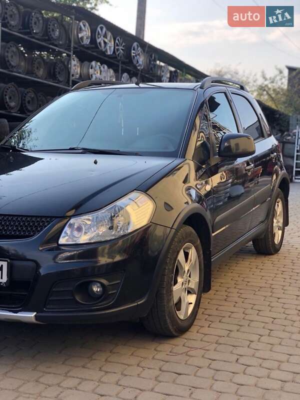 Седан Suzuki SX4