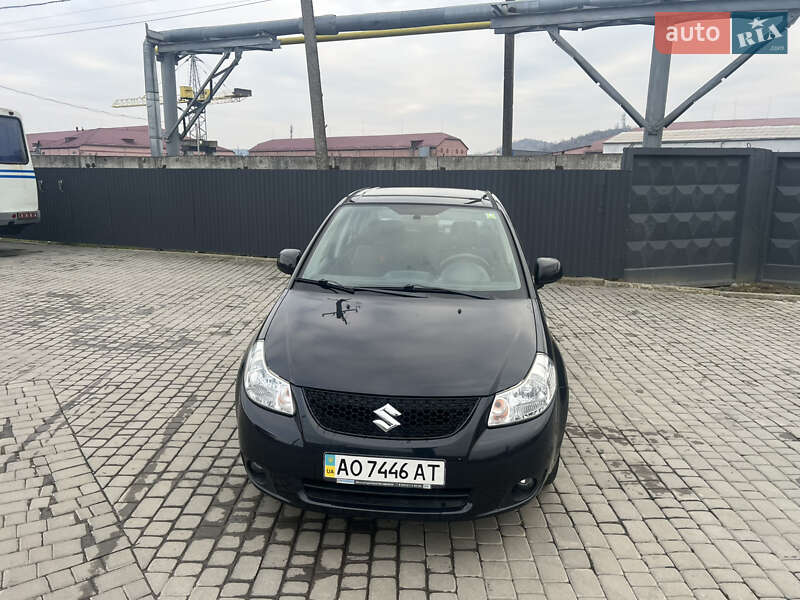 Седан Suzuki SX4