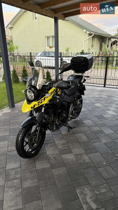 Мото Suzuki V-Strom 250