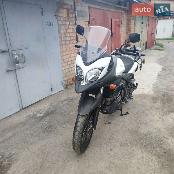Мотоцикл Спорт-туризм Suzuki V-Strom 650/XT
